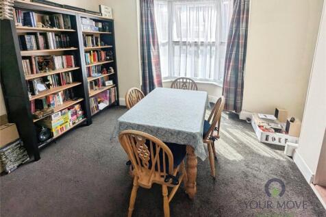 Dining/ Bedroom 3