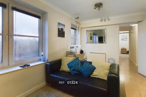 Kitchen &amp; Living area