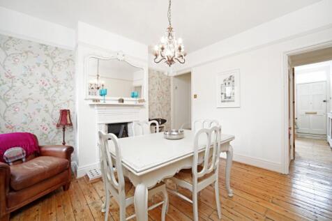 12 Bourne Avenue ...