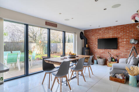 Kitchen/Diner/Family