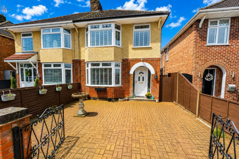 Corby, NN17 - property photo