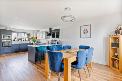 A12 - 11, Clover Park, Plymouth - 250912