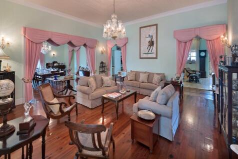 APES_HILL_GREAT_HOUSE_LIVING2.jpg