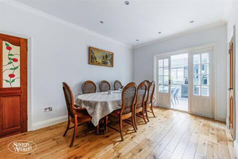 4 Royal Gardens4.jpg