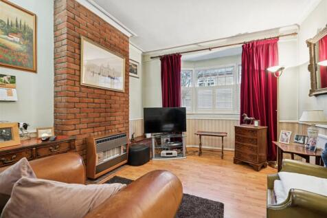 26 Mill Road SW19 reception 1.jpg