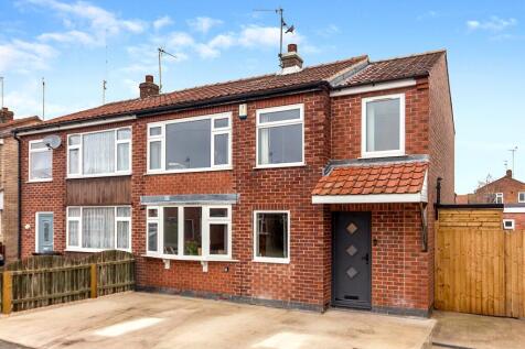 105 Highthorn - Front