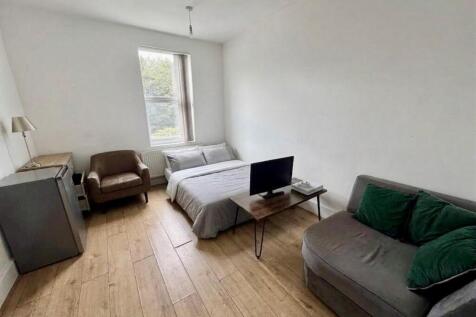 ROOM2.jpg