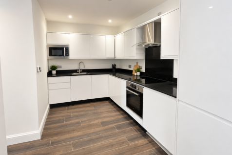 2 bed flat to rent Warham Rd, London CR2 6LB