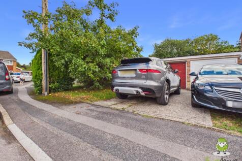 EweMove Basingstoke Braemar Drive Drive and Garage
