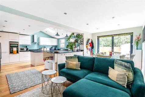 Kitchen/ Family Room