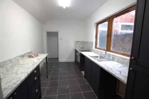 Kitchen 2.jpg