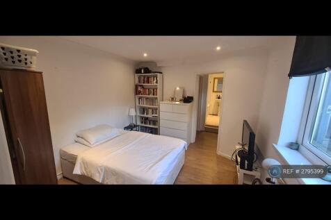 Bedroom Now Has New Flooring &amp; Radiator