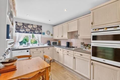 14lowmillcourt-2.jpg