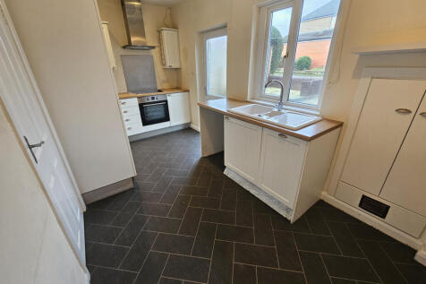 Ainley Top, Huddersfield, HD3 photo 3