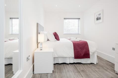 bedroom .jpg