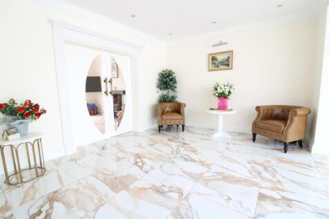 KITCHEN BREAKFAST AREA