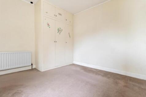 16 Upper West Drive-002.JPG