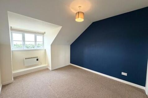 Queens Crescent, Livingston, EH54 photo 4