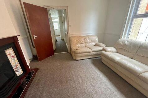 P02851 - STUDENT FIVE DOUBLE BEDROOMS, WINTON photo 5
