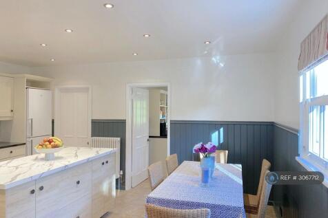 Oldhouse Lane, Windlesham, GU20 photo 4