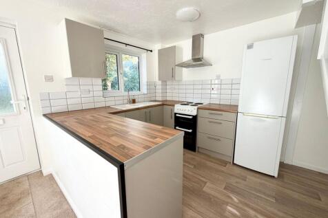 1-bed terraced on Meadowbrook Close, Colnbrook, Slough, SL3, £1,195/mo