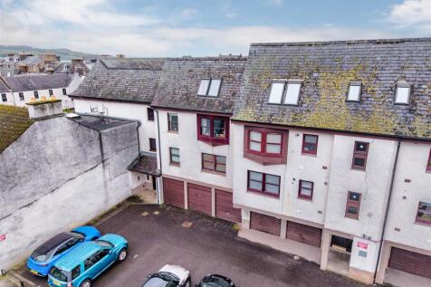Flat 11 Brochtie Court 52 Fort Street BF-11.jpg