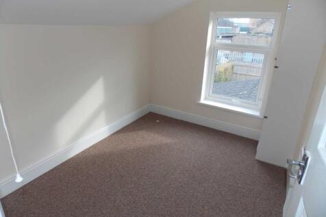 Sixhills Street, Grimsby photo 5