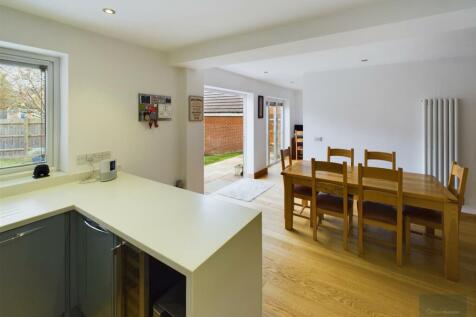 CAM02558G0-PR0218-ST