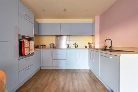 High Road Leyton, E10