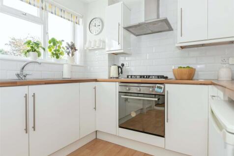 Meadway Court_10.jpg