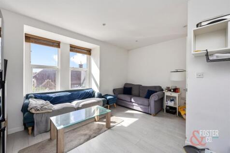 Whippingham Road, 22 (upstairs flat)-010.JPG