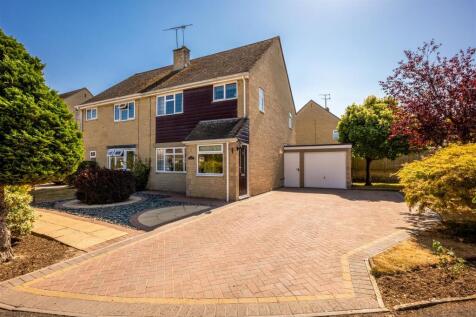 4 Poplar Farm Close 2568-1.jpg