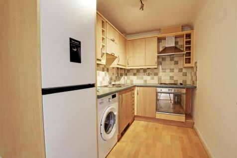 Kitchen (2).jpg