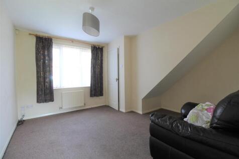 2 Living Room.JPG