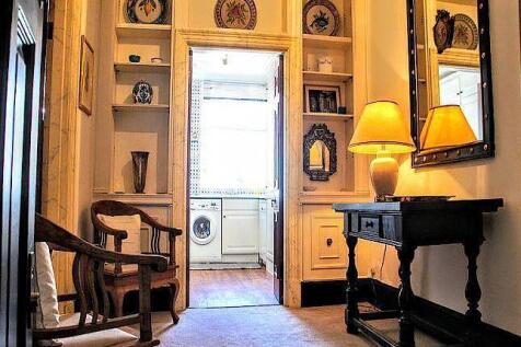 Hallway / Kitchen 