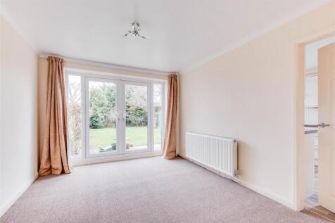 Woodfall Lane, Little Neston, Neston photo 5