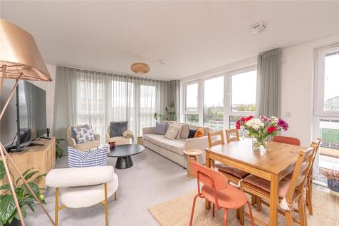 Lounge/Kitchen