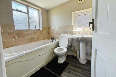 Crofton Avenue, Yeovil photo 5