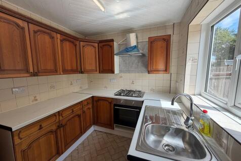 North Road, East Dene, S65 2SD photo 3