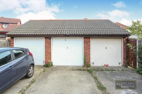 Single Garage in Block