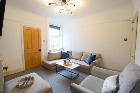 27/28 - Cecil Street - Student House photo 3
