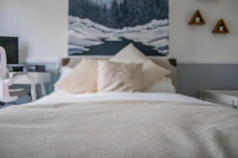 Ambleside Avenue 7-36.jpg