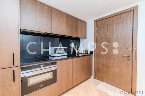 Studio to rent at Landmark Pinnacle E14