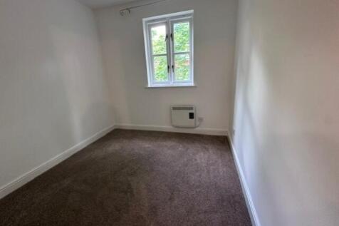 Small Bedroom 2