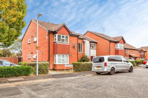 Studio flat on Clarkes Drive, Uxbridge, UB8, £1,125/mo