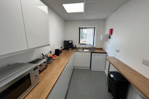 Office to rent Image 8