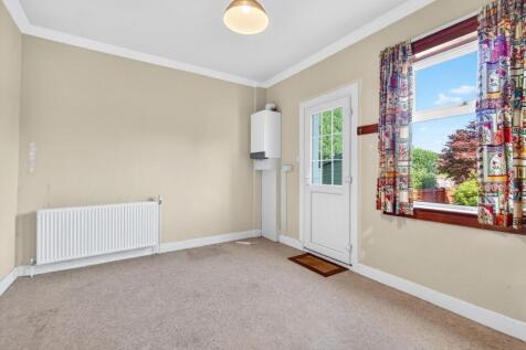 8 blackdales avenue, largs_08.jpg