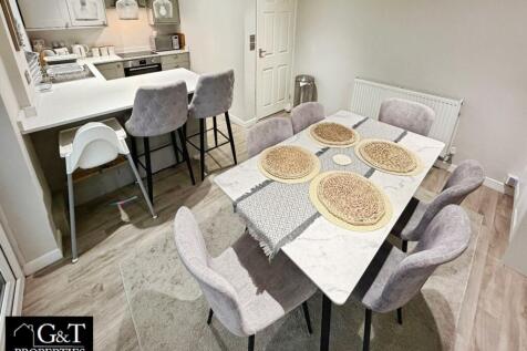 OPEN PLAN DINING 