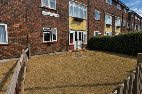 Charlton Crescent, Barking, Essex, IG11 photo 5