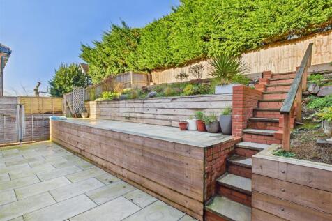 REAR GARDEN.jpg